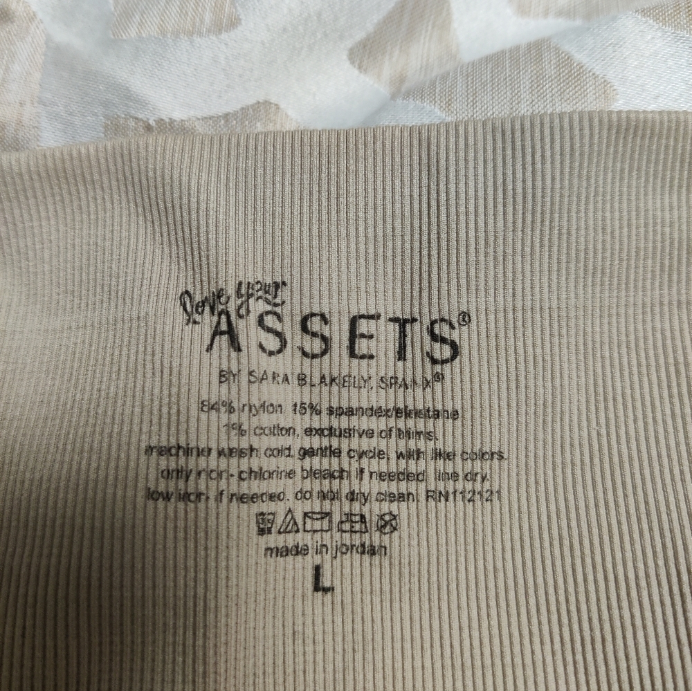 Love Your Assets Shaper, Size Large - Picture 2 of 4